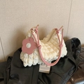 Sac à bandoulière blanc plissé à bulles avec sangle rose et breloque fleur - Blanc et Rose