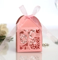 Boîte à bonbons de mariage rose découpée au laser avec ruban d'organza élégant - Rose