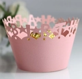 Dettaglio dell'involucro per cupcake rosa tagliato al laser con scritte Happy Birthday e stelle - 5*5*8CM / Rosa