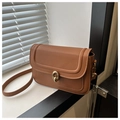 Borsa a tracolla marrone vintage in ecopelle con chiusura a rotazione dorata e cuciture - Marrone