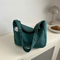 Borsa hobo in velluto a coste verde scuro con tracolla regolabile e ciondolo a cane - Con Ciondolo / verde scuro