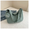 Borsa tote in velluto a coste verde chiaro con piccolo portamonete rotondo abbinato - Verde Chiaro Con Pendente