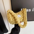 Borsa a spalla giallo brillante plissettata a trama popcorn con etichetta moda - Giallo