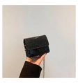 Mini sac à bandoulière noir pailleté avec chaîne argentée pour un look chic - Noir