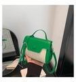 Grüne Leder- und beige Stroh-Umhängetasche mit rundem Verschluss im Patchwork-Stil - Grün