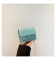 Mini sac carré à paillettes bleu clair brillant avec bandoulière chaîne argentée - Blanc