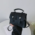 Borsa a tracolla nera alla moda in finta pelle con fibbie argentate e manico superiore - Nero