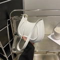 Borsa a spalla bianca a mezzaluna minimalista con dettagli di cuciture a U - Bianco