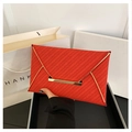 Elegante bolso de mano rojo estilo sobre con borde dorado para fiesta - Rojo