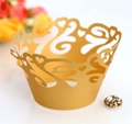 Caissettes à cupcakes dorées découpées au laser avec motif de couronne de cœur - Or perlé