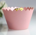 Pirottino per cupcake in carta rosa con bordo ondulato e trama perlata elegante - Rosa / 5cm