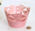 Roze lasergesneden kanten cupcake wrappers gemaakt van hoogwaardig parelmoer papier - 5cm / Roze