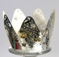 Macro shot of silver metal crown candle holder with laser-cut snowflake patterns - 5cm / Reflective Silver