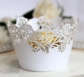 Pirottino bianco tagliato al laser con rose per cupcake e decorazione di cioccolato - 5cm / Bianco