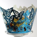 Laserschnitt Schmetterling Cupcake Förmchen in Metallic-Blau für Dessert-Dekoration - Reflektierendes Blau