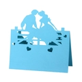 Marque-place 3D bleu ciel découpé au laser avec silhouette de couple romantique sur un pont - Bleu ciel