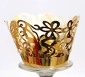 Envoltorio de cupcake dorado cortado con láser con diseño calado de mariposa y flores - Oro Reflectante