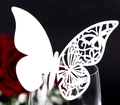 Farfalla decorativa in carta bianca tagliata al laser con elegante motivo floreale traforato - Bianco