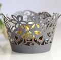 Dettaglio di pirottino per cupcake argento tagliato al laser con motivo floreale - Grigio Argento