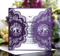 Élégante invitation de mariage violette découpée au laser avec silhouette d'oiseaux - Violet foncé