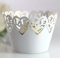 Macro di pirottini bianchi tagliati al laser con cuori e scritta LOVE per matrimoni - 5cm / Bianco