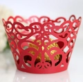 Dettagli di motivi a vite tagliati al laser su involucro per cupcake rosso da nozze - 5cm / Rosso Perlato