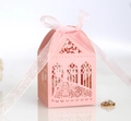 Scatola per bomboniere a forma di chiesa rosa tagliata al laser con nastro di organza - Rosa