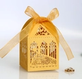 Boîte de dragées église dorée découpée au laser avec ruban en organza et motifs floraux - Or