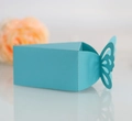 Detailansicht hellblaue Schmetterling Gastgeschenke Box mit elegantem Laserschnitt Design - Tiffany Blau