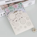 Elegante lasergeschnittene Hochzeitseinladung mit Rosenmuster und Briefumschlag-Set - Elfenbein