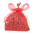 Dettaglio scatola porta confetti rossa glitterata con motivi laser e fiocco in nastro - Rosso Scintillante