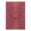Détail de l'invitation papillon découpée au laser avec motifs floraux et finition perlée - Rouge Foncé