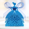 Boîte à bonbons robe princesse bleue scintillante avec motifs découpés au laser et ruban - Bleu royal