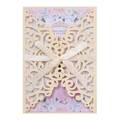 Elegante beige lasergeschnittene Hochzeitseinladung mit Seidenschleife und Rosenblatt - Platin