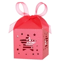Scatola regalo di Natale rossa con stelle traforate, nastro rosa e testo Merry Christmas - Rosso Perlato
