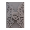 Laser cut heart wedding invitation sleeve in white pearlescent paper with floral pattern - Silver Grey