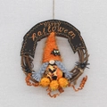 Ghirlanda di Halloween con gnomo dal cappello arancione e ragni neri su vimini - Gnomo Pipistrello Cappello Arancione (YH22008B)