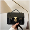Bolso bandolera retro negro clásico con hebilla de metal dorado y asa superior - Negro