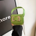 Mini limegroene crossbody tas met grote zilveren gesp en stijlvolle kettingriem - Groen