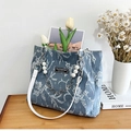 Bolso tote azul claro con estampado floral cadena de perlas y diseño de estrellas - Azul Real