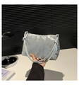 Borsa sottobraccio con paillettes argento, tracolla con nodo e chiusura a zip - Argento