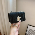 Bolso bandolera negro plisado para mujer con elegante cierre de cerradura plateada - Pequeño / Negro