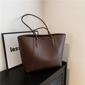 Große dunkelbraune Shopper-Tasche aus hochwertigem Leder mit feiner Litschimaserung - Kaffeebraun