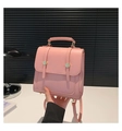 Piccolo zaino rosa da donna in pelle sintetica con fibbia dorata e spallacci regolabili - Rosa