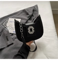 Borsa a tracolla semitonda nera chic con fibbia di lusso in strass e catenella - Nero