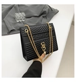 Schwarze V-gesteppte Schultertasche mit goldener Kette und FASHION-Prägung - Schwarz