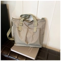 Schicke Khaki Oxford Stoff Tragetasche mit Schultergurt und zwei Vordertaschen - Grün