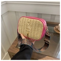 Borsa a tracolla in paglia intrecciata e pelle rosa con tracolla larga e nappina - rosa acceso
