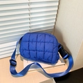 Sac bandoulière bleu roi matelassé avec motif à carreaux et sangle réglable - Bleu