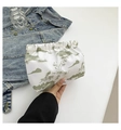 Borsa bianca con coulisse caratterizzata da motivo di pittura di paesaggi verdi - Verde